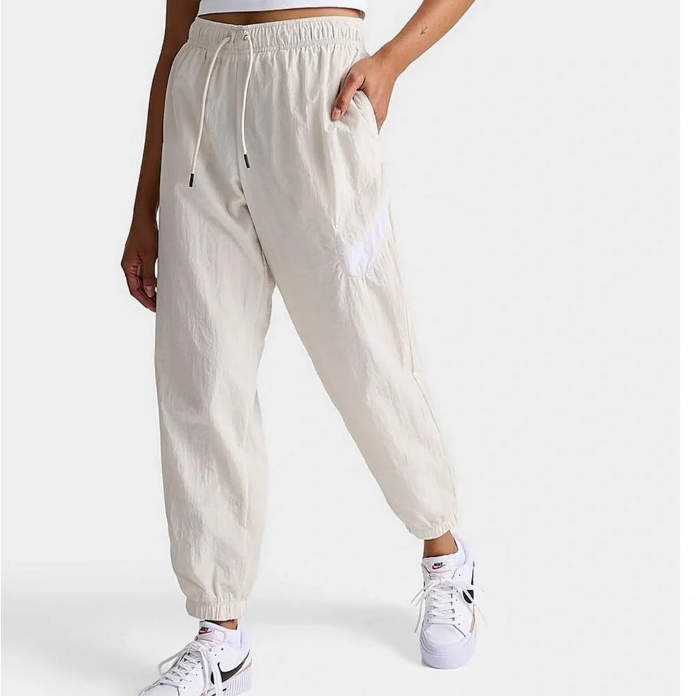 Nike windbreaker joggers. Women’s size XL.